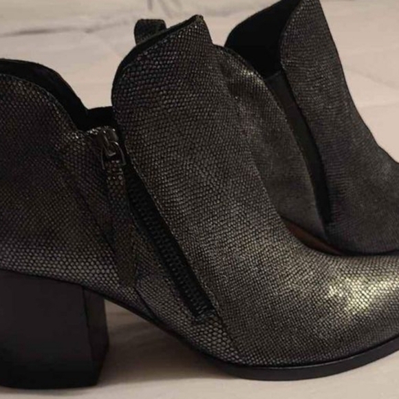 Donald J Pliner Booties - Picture 1 of 3